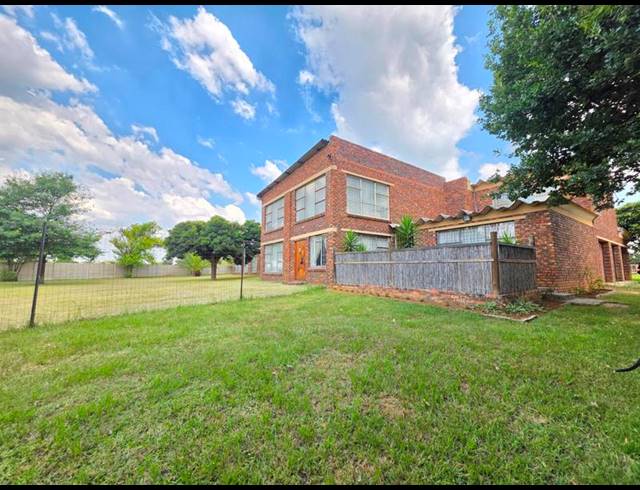 FARM FOR SALE IN NELSONIA